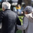 Una economista planteó subir gradualmente la edad de jubilación en Chile ante el aumento de pensionados y el gasto de la PGU. La propuesta considera llegar a 67 años para hombres.
