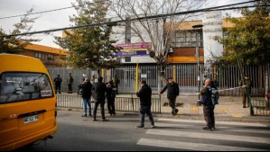 Balean a estudiante de 10 años afuera de colegio en La Granja: Una mujer le habría disparado por rencillas previas