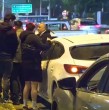 Un detective de la PDI repelió a tiros un intento de robo de su vehículo en Cerrillos, Región Metropolitana. No se reportan heridos, pero se realizan empadronamientos en centros asistenciales del sector.