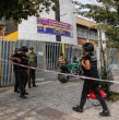 Según detallaron las autoridades, la menor habría recibido un disparo accidental en medio de un conflicto originado tras una discusión entre alumnas del establecimiento.