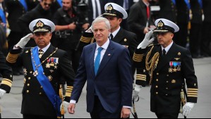 Presidente Kast llama a 'los líderes políticos a que recuperemos ese amor por Chile' tras participar en Día de las Glorias Navales