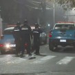 La Municipalidad de San Miguel informó que un intento de robo terminó con un delincuente muerto, varios heridos a bala y cinco detenidos tras un enfrentamiento armado al interior de una vivienda.