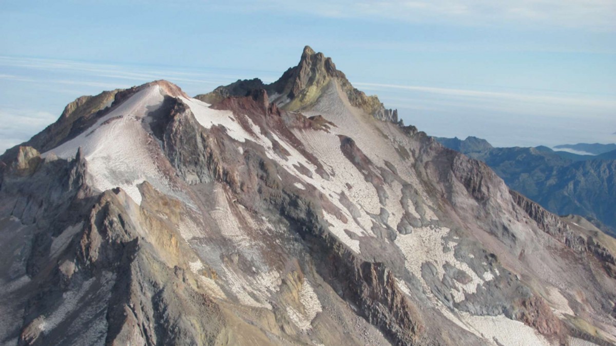 Sernageomin declara alerta amarilla en el volcán Nevado de Longaví por aumento de actividad sísmica
