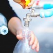 Para esta viernes está programado un corte de agua potable en ocho comunas de la Región Metropolitana, con una extención de 36 horas. Revisa a qué hora comienza, cuáles son los sectores afectados y los lugares de abastecimiento.