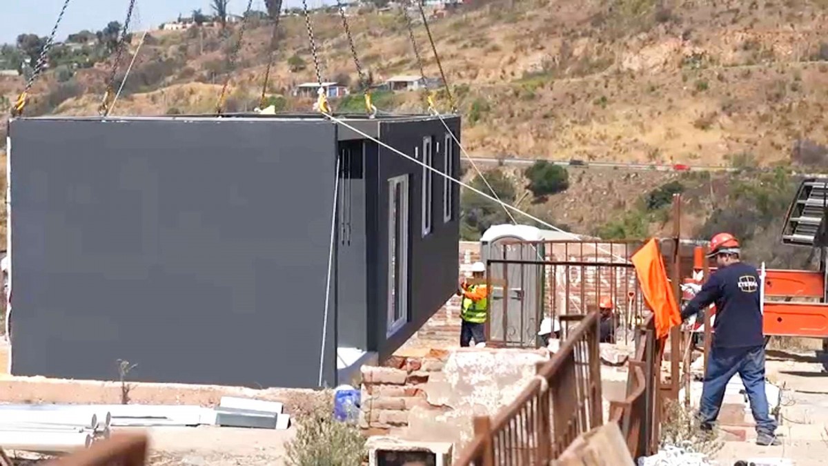 Este viernes inicia proceso de demolición de primeras cuatro casas en sector El Olivar en Viña del Mar