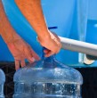 Revisa los motivos entregados por la empresa Aguas Andinas para realizar un megacorte de agua potable en ocho comunas de la Región Metropolitana, con una extensión de 36 horas.