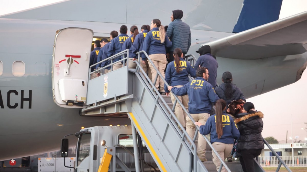 Gobierno reporta vuelo de expulsión con 80 migrantes: 'A nuestro país no se viene a delinquir ni a cometer delitos'
