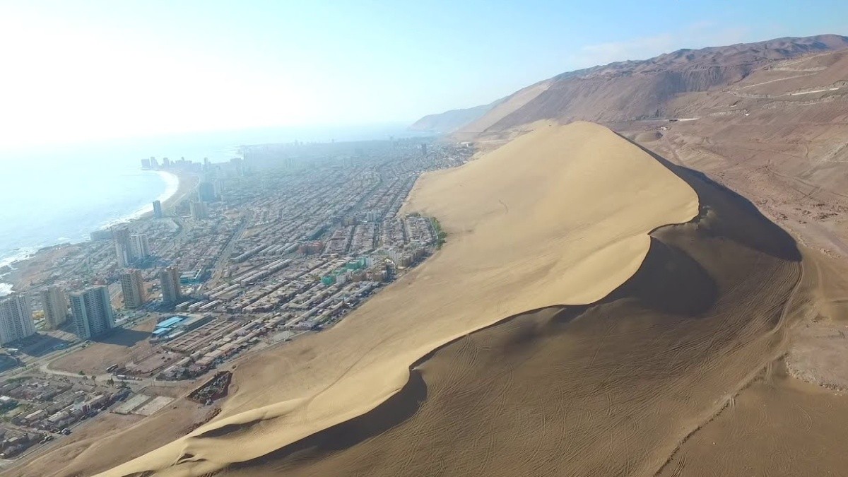 Hallan cuerpo en 'avanzado estado de descomposición' en las laderas del cerro Dragón de Iquique
