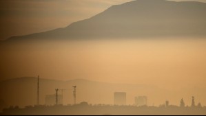Decretan preemergencia ambiental para este lunes en la Región Metropolitana: Conoce la restricción vehicular