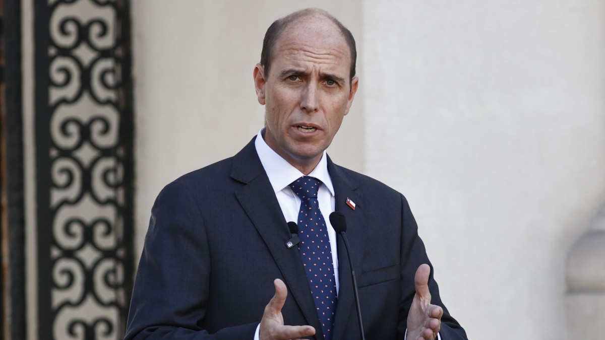 Ministro Arrau confirma que usará la política de seguridad del gobierno de Gabriel Boric como base