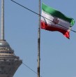 Estados Unidos aseguró que un acuerdo con Irán está cerca, pero Teherán descartó una resolución inminente. Las diferencias por el estrecho de Ormuz y el programa nuclear mantienen la tensión global.