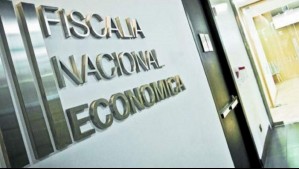Pide millonaria multa: Fiscalía Económica acusa de colusión a empresas de alimentación y vestuario de trabajadores y estudiantes