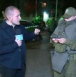 En medio del masivo copamiento que está realizando Carabineros en distintos puntos de la Región Metropolitana, el periodista Julio Ahumada fue fiscalizado en vivo. ¿Cuál fue su reacción?