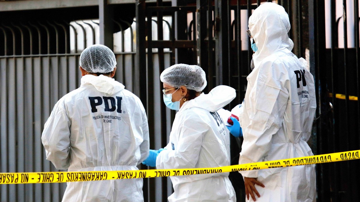 Joven está prófuga tras ser acusada de asesinar a su pareja en Colina