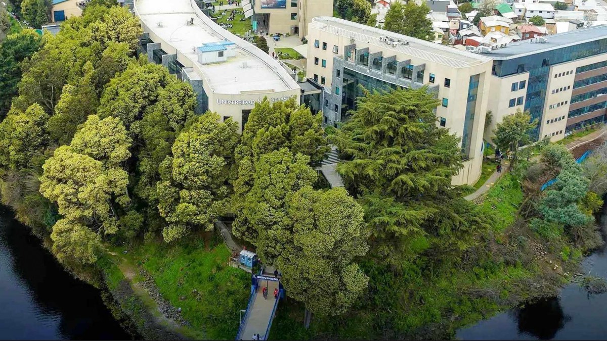 Estudiante denuncia violación grupal tras fiesta mechona de la USS en Concepción