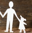 Para acceder al Bono Base Familiar no se requiere postular, pues forma parte del subsistema Chile Seguridades y Oportunidades. Su objetivo principal es mejorar los ingresos de las familias más vulnerables