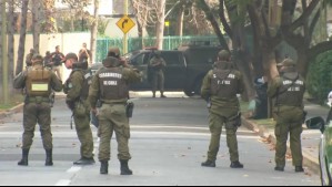 Encuentran supuesta granada a las afueras de edificio en Las Condes