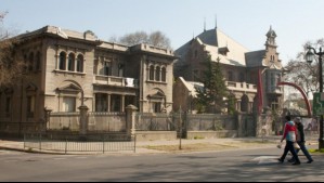 Casas patrimoniales abandonadas y tomadas preocupan en Santiago: Vecinos alertan por inseguridad y deterioro
