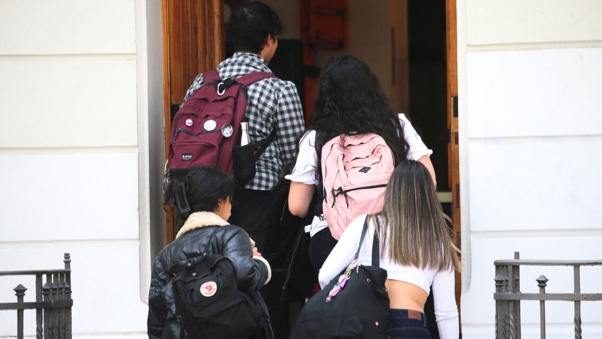 ¿Está la tuya?: Estas son las carreras universitarias con más titulados en Chile
