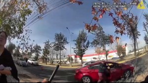 Más de 300 multas y sin documentos: Auto escapa de fiscalización tras supuesta crisis de pánico de uno de sus ocupantes