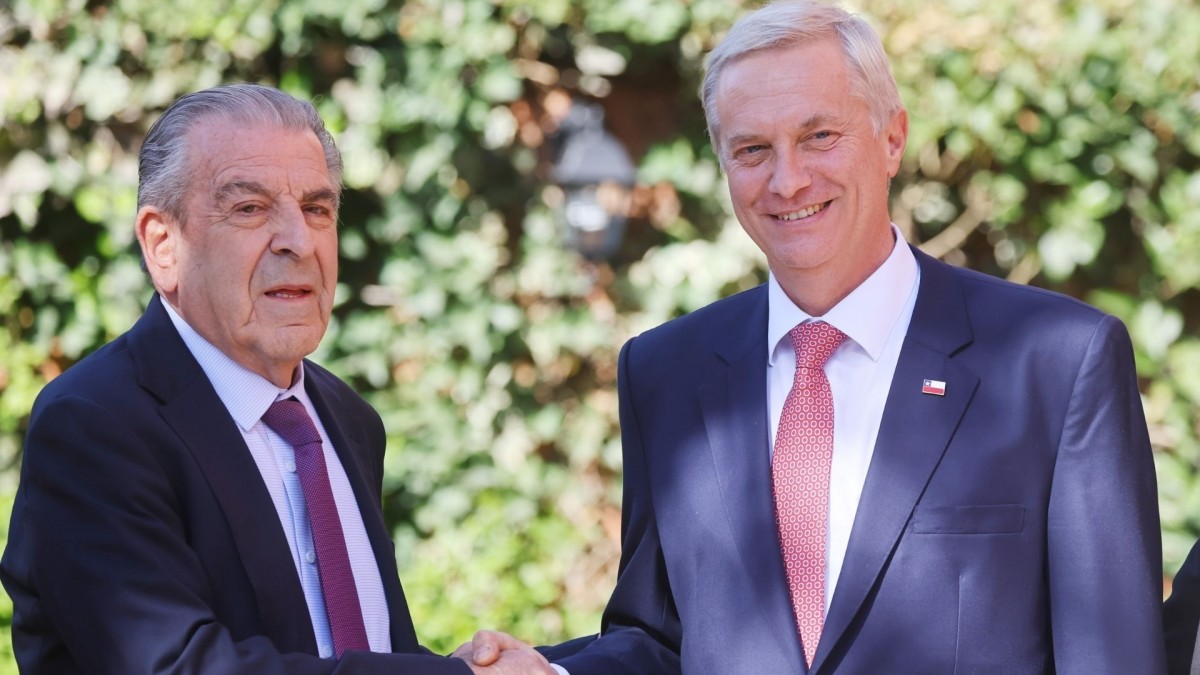 Kast nombra a Eduardo Frei como embajador de Chile en Misión Especial