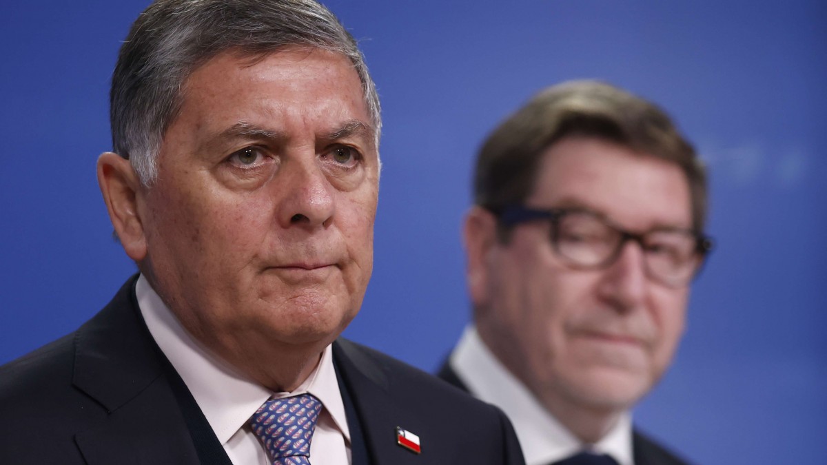 Alvarado descarta contradicción entre ministros por proyecto de Reconstrucción: 'El ánimo y la disposición es siempre escuchar'