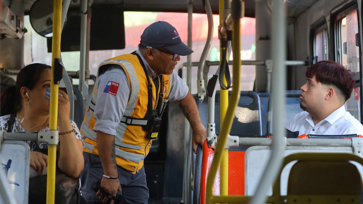 Contraloría da luz verde a ley que sanciona a evasores del transporte público