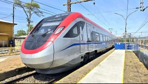 'Tuve un viaje estupendo': Youtuber internacional elogia al 'tren más rápido de Sudamérica' entre Santiago y Chillán