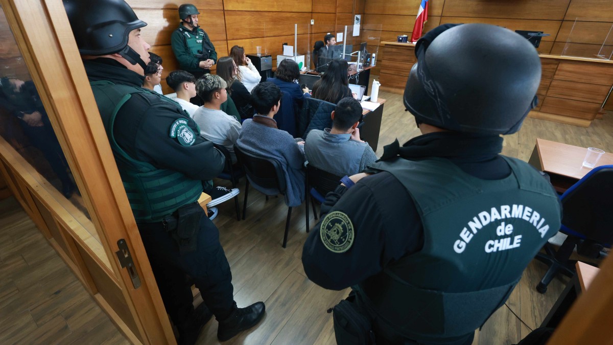 Crimen de mujer en Coronel: Juzgado decretó la prisión preventiva de dos adultos y la internación provisoria de tres menores