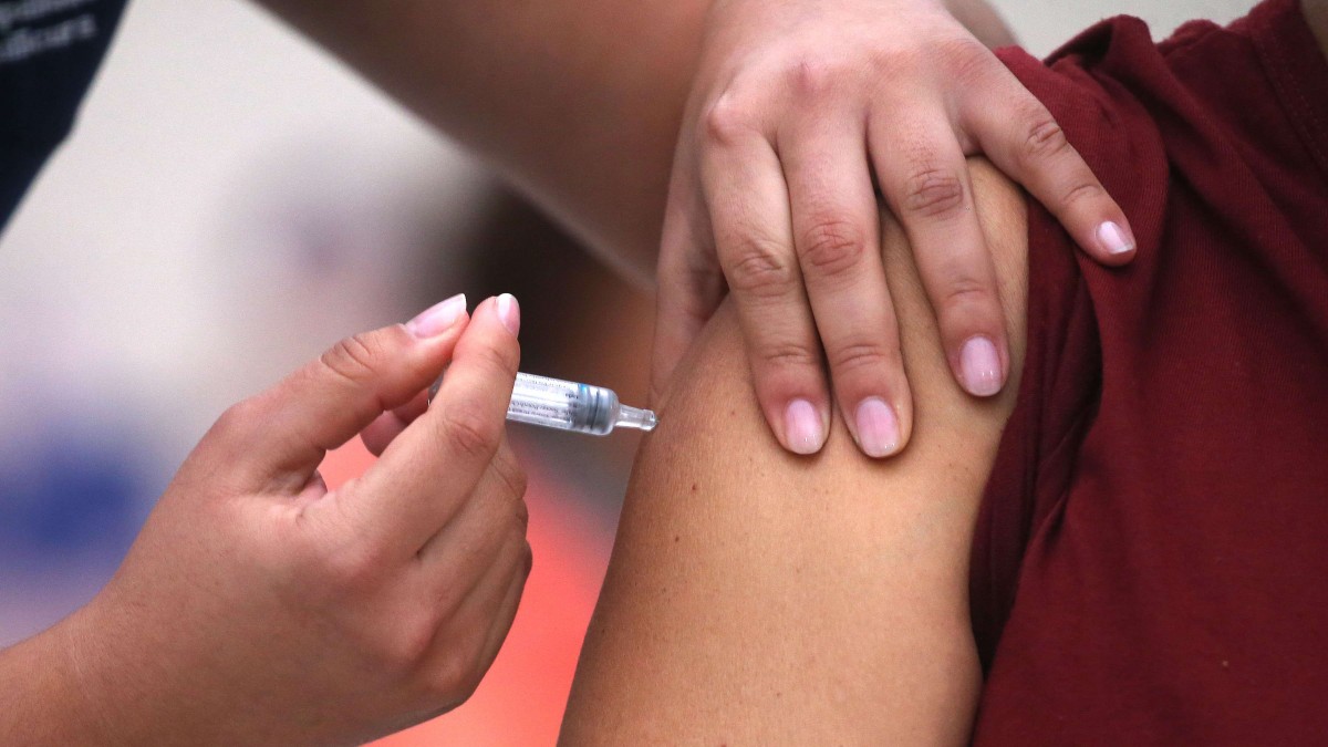 Balance del Ministerio de Salud por vacunas de invierno: Existe rezago en niños pequeños y adultos mayores