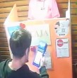 Una crepería de Chillán denunció en redes sociales una supuesta maniobra utilizada por un cliente para aparentar el pago de una cuenta con tarjeta y retirarse sin cancelar el consumo. Revisa cómo operaría este nuevo método de estafa.