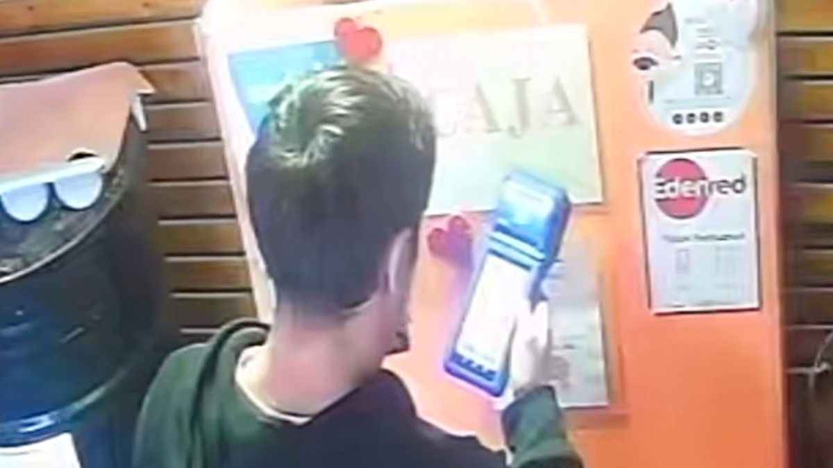 'Cambió la forma de pago y se fue sin cancelar': Crepería de Chillán denuncia nuevo método de estafa al pagar con tarjeta