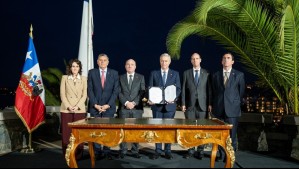 Desde Cerro Castillo: Presidente Kast firmó proyecto de registro de vándalos y el decreto del Plan Retorno