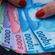 Conoce cuáles son los requisitos que deben cumplir las mujeres que son madres para poder cobrar el Bono por Hijo que otorga el Estado para que puedan aumentar su pensión mensual. ¡Detalles!
