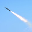 Estados Unidos informó que interceptó misiles iraníes dirigidos a Baréin y Kuwait, además de derribar drones contra embarcaciones civiles. Washington respondió con ataques sobre objetivos en la isla iraní de Qeshm
