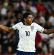 Jude Bellingham tiene 22 años, nació en Stourbridge, Inglaterra, y es el mediocampista del Real Madrid y figura de Los Tres Leones. Llega al Mundial 2026 como uno de los jugadores más buscados del torneo. Inglaterra juega en el Grupo L.