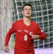 Arda Güler tiene 21 años, nació en Ankara, Turquía, y es mediocampista del Real Madrid. Llega al Mundial 2026 como la gran figura de Turquía, que regresa a la Copa del Mundo tras 24 años de ausencia. Juegan en el Grupo D.