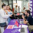 Más de 2.500 vacantes laborales ofrecerá una feria de empleo organizada por seis municipios de Santiago. Revisa cómo postular, dónde será el evento y qué rubros estarán buscando trabajadores.