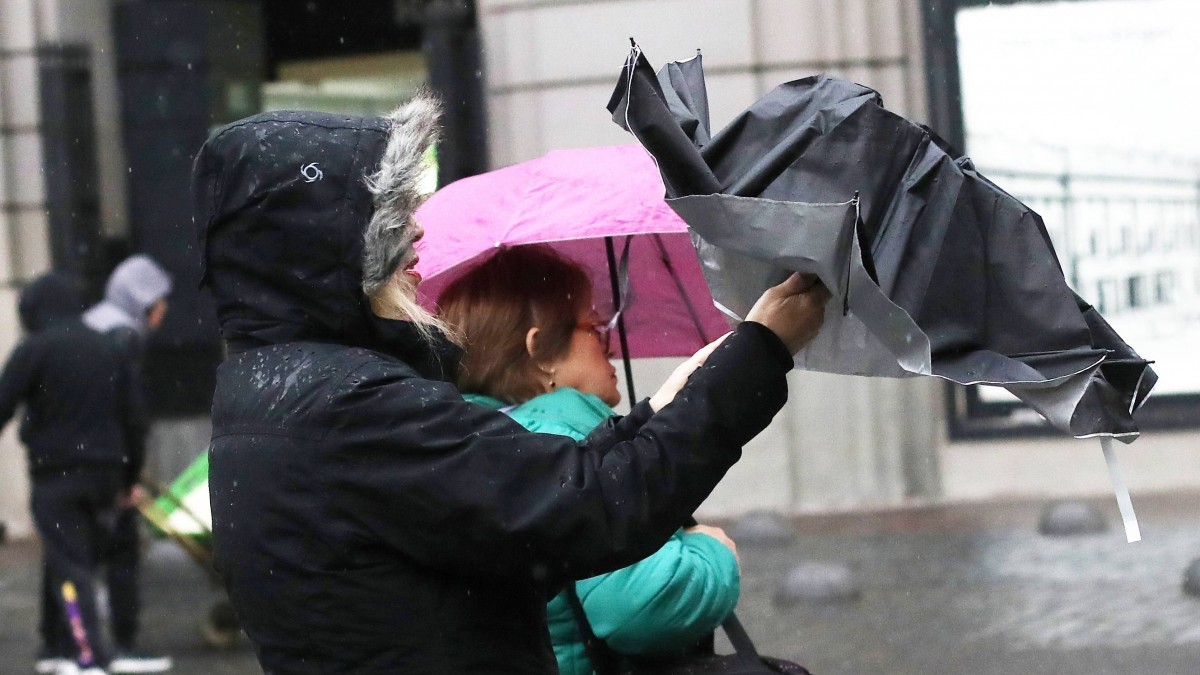 Meteorología emite aviso por vientos de hasta 70 km/h: ¿Qué regiones se verán afectadas?