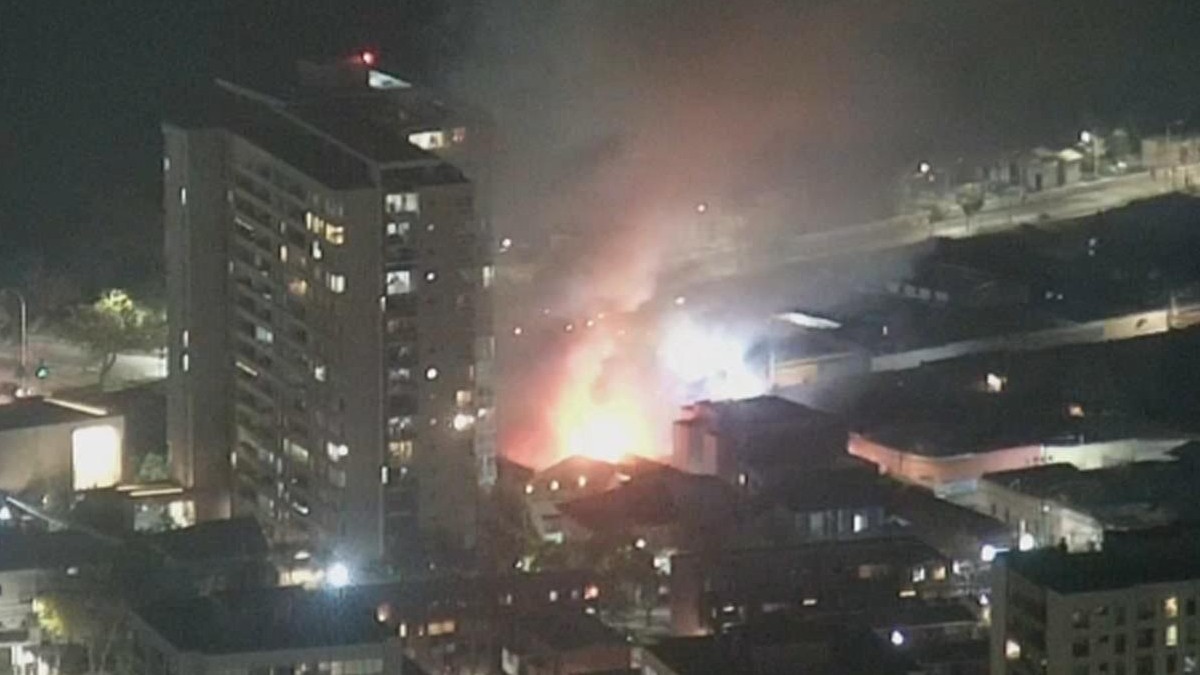 Incendio afecta a cité en Recoleta: Bomberos responde con 13 compañías en el lugar