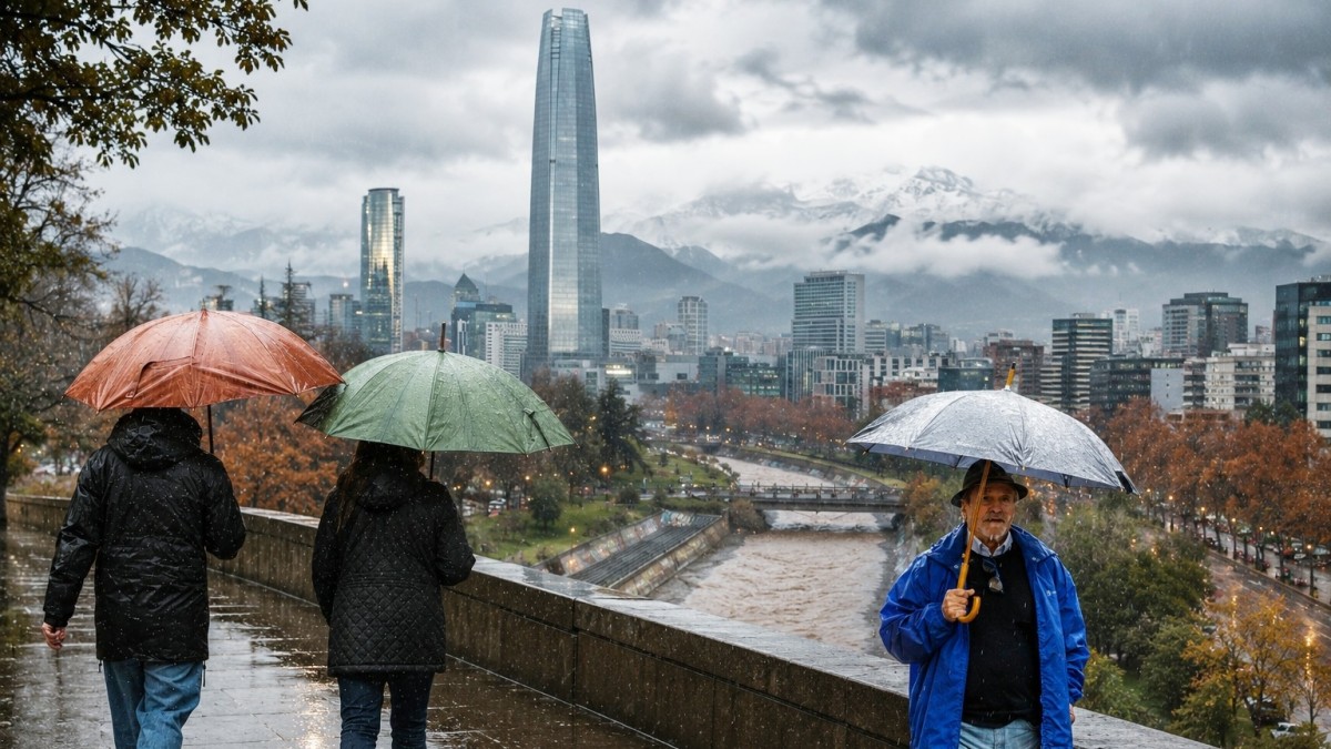Se aproximan lluvias a Santiago: Dos fenómenos dejarán precipitaciones este sábado y la próxima semana en la RM