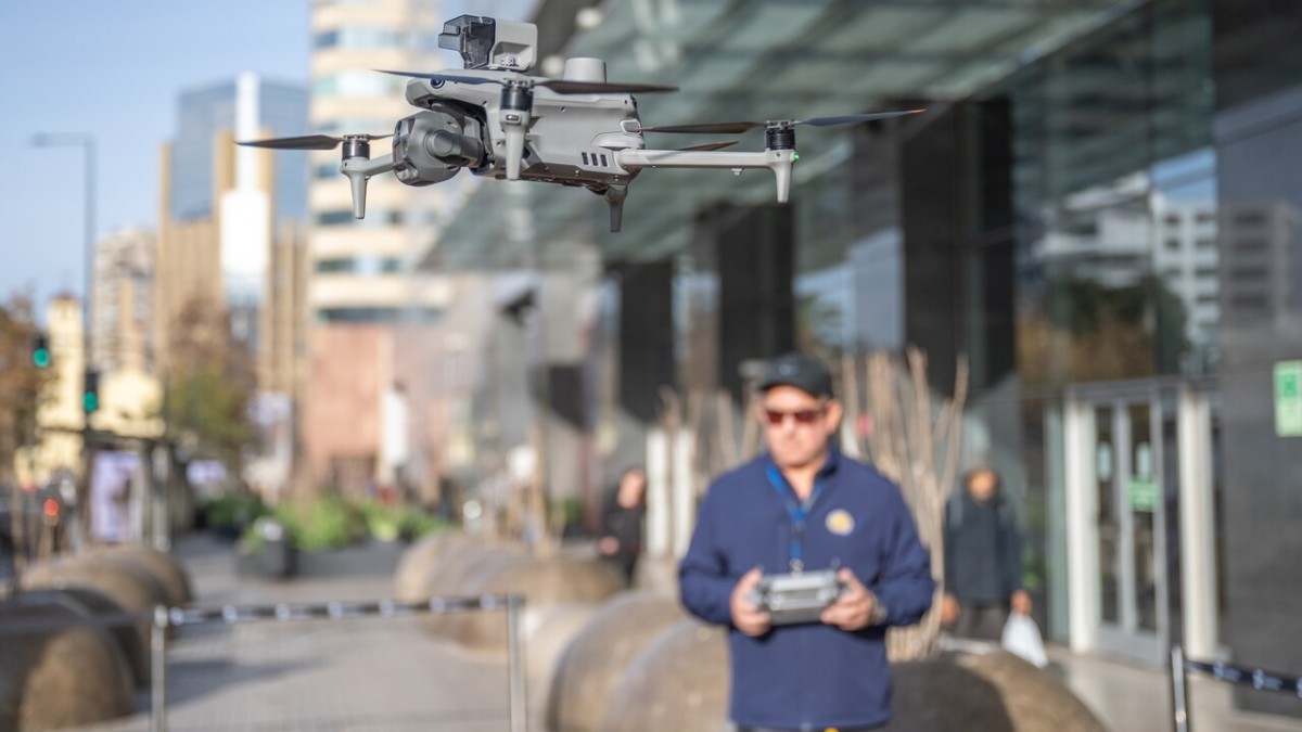 Con drones y traducción instantánea: El plan de Providencia para proteger a turistas en vacaciones de invierno