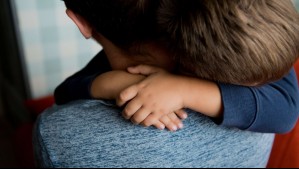Fundación amplía búsqueda de voluntarios para abrazar a bebés en situación de abandono: Así puedes postular