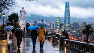 Dos potentes sistemas frontales llegarán la próxima semana a Santiago: Dejarán hasta 43 mm de lluvia por día