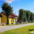 Un pequeño pueblo de Croacia busca nuevos habitantes y ofrece terrenos gratuitos junto a ayudas para comprar vivienda. Revisa cómo funciona el programa y quiénes pueden acceder.