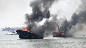 Gran incendio destruye 35 embarcaciones en puerto pesquero de Ecuador