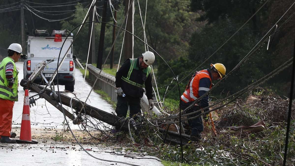 Corte de luz durará hasta siete horas en siete comunas de la RM este sábado 6 de junio: Conoce los sectores afectados