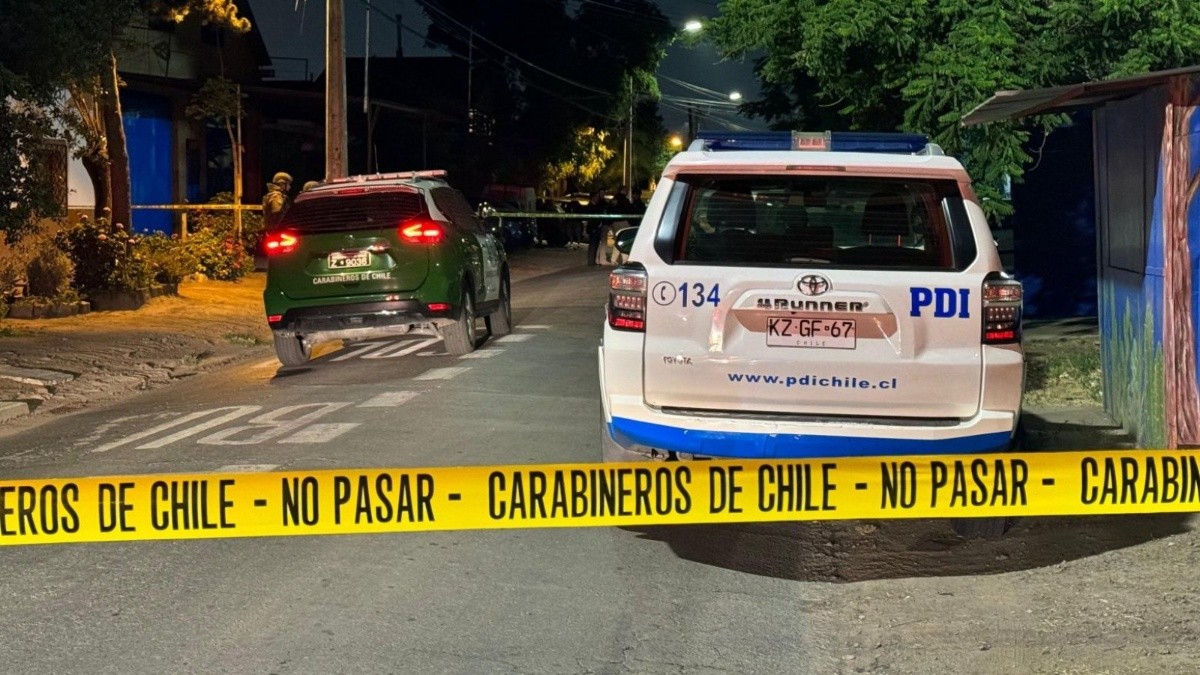 Nuevo 'turbazo' afecta a un adulto mayor en Ñuñoa: Delincuentes lo botaron y le taparon la cara para que no pudiera identificarlos