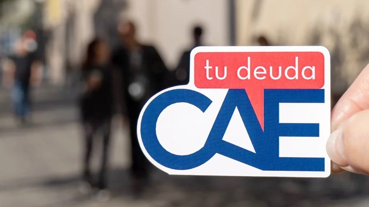 'Me dejaron en cero': Afectado por embargo del CAE dice que no puede pagar arriendo ni el colegio de su hijo