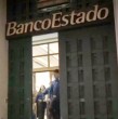 La PDI y Fiscalía allanaron una sucursal de BancoEstado en Santiago en el marco de la investigación por lavado de activos del Tren de Aragua, luego de que se conociera el vínculo de una ejecutiva con la organización.
